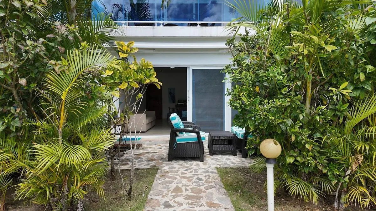 La Fenice Beachfront Apartment 拉斯特拉纳斯