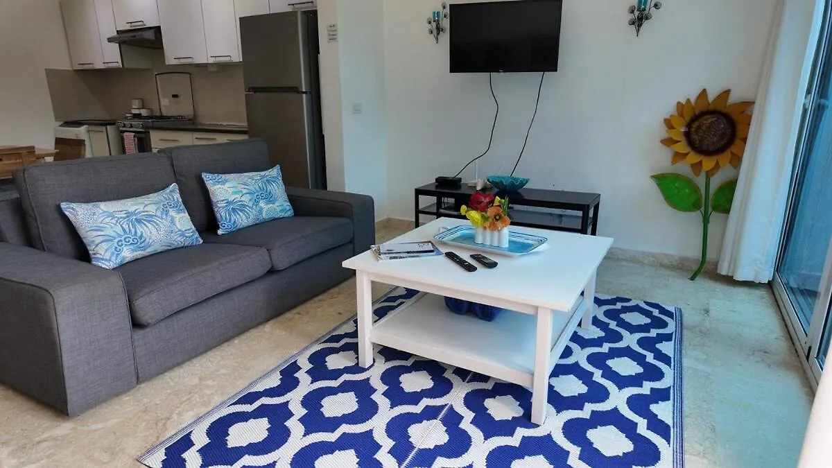 La Fenice Beachfront Apartment 拉斯特拉纳斯